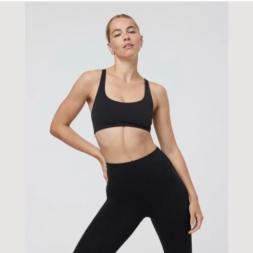 Vuori Black Sports Bra Small